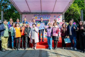 桃園市長張善政出席「普發一萬．桃園百倍奉還」壓軸抽獎記者會。