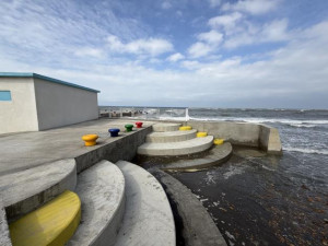 紅豆餅親水階梯。