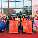 雲林縣長張麗善前往斗六市公所貼紅榜祝賀／翻攝照片