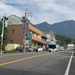 鹿谷鄉151線10.07公里處一年取締超速即達9千 2百多件，警方請大眾注意保持距離與速度。（南投縣交通隊提供）