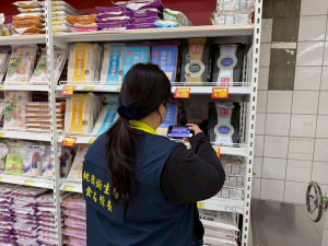 衛生局突襲稽查列重點對象嚴控 。