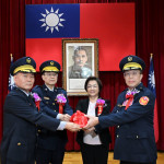 彰化縣警察局卸、新任局長交接，陳明君榮陞警政委員、陳世煌接棒守護治安。圖／彰化縣政府提供