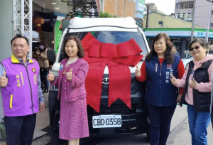 慈馨公益關懷協會攜手靜德扶輪社正式推出「慈馨行動愛心到宅車」貴賓合影。