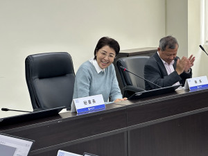 許縣長主持縣務會議表示氦氣球園區將開放三天予縣民及草屯鎮民預約體驗。（記者扶小萍攝）