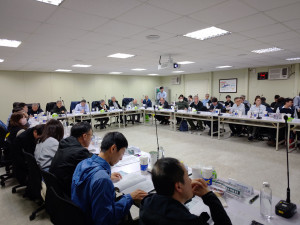 向行政院工程會簡報說明三鶯線延伸八德計畫。