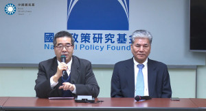 中國國民黨副主席蕭旭岑（左）與國家政策研究基金會副董事長李鴻源（右）。（圖／翻攝自中國國民黨Facebook直播）