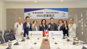 台日攜手打造再生醫療示範基地，秀傳與日本RMDC共建微型AI智慧細胞製程中心。圖／秀傳醫院提供