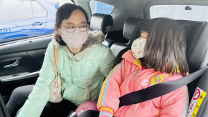 強化婦幼乘車安全　落實兒童安全座椅使用。