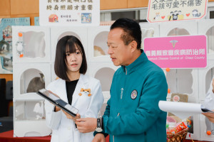 嘉義縣家畜疾病防治所今天在官方臉書粉絲專頁直播「喵星人命定配對」認養抽籤，由嘉義縣長翁章梁抽出29位正備取認養人／嘉義縣府提供