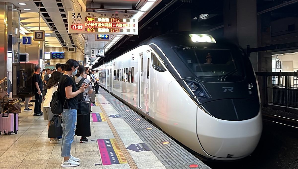 台鐵EMU3000城際列車。（圖／資料照片，圖源：台鐵提供）