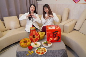 圖右為營養師黃家莚，左為營養師黃琳惠。