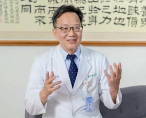 中山醫藥大學附設醫院教授級過敏免疫風濕科醫師魏正宗。