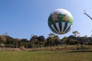 氦氣球需視氣候風速決定能否飛行。（記者扶小萍攝）
