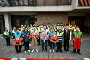 張市長提醒同仁執勤時務必注意安全。