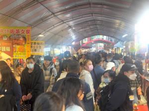 竹市新春市集12天湧入逾50萬人次。