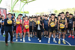 首屆「卦山盃」三對三籃球賽盛大開打，115隊菁英齊聚點燃彰化籃球魂。圖／記者鄧富珍攝