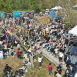 嘉義市府去年推出「潮風鈴˙野餐音樂市集」，2天吸引超過10萬人次。（圖：資料照／嘉義市府提供）