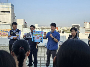 移民署臺中市第二服務站結合臺中市政府警察局大雅分局辦理反詐騙宣導。