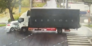 事故發生於楊新路四段與高鐵南路七段路口。