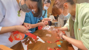 彰化秀傳元宵闖關結合運動與營養衛教，傳遞健康新理念。圖／記者鄧富珍攝