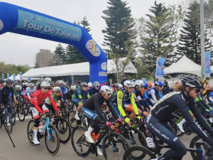 中壢分局呼籲參與民眾留意各項演練與封路時間提早改道，以利賽事順利進行。