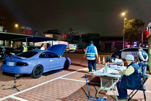 龍潭警結合環保及監理機關聯合稽查取締噪音車！