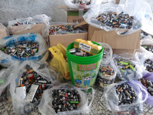 嘉義市府環境保護局與嘉義市小北百貨及大九九賣場於3月16日至3月20日合作辦理廢乾電池、鋰電池及高壓容器回收兌換活動／嘉義市府提供