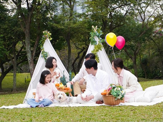 「2026台北花伴野餐」規劃「親子毛孩野餐區」，邀請親子與毛孩家庭參加裝扮秀。