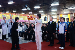 許淑華縣長出席唯心聖教開山祖師混元禪師行道功德圓滿大典暨告別式。（縣府提供）