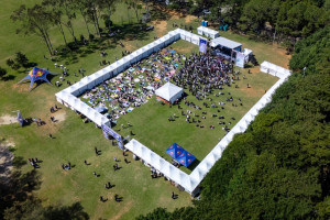 風和日麗的週末時光，中央大學學生自主籌辦的「卡卡音樂祭」，一連兩天在中央大學校園熱血登場。照片主辦單位提供