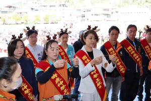 莊嚴的「鹿神祭典儀式」。（縣府提供）