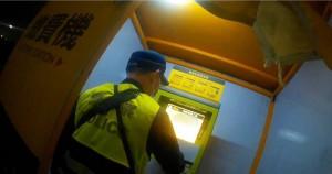 警員協助找車。林重鎣