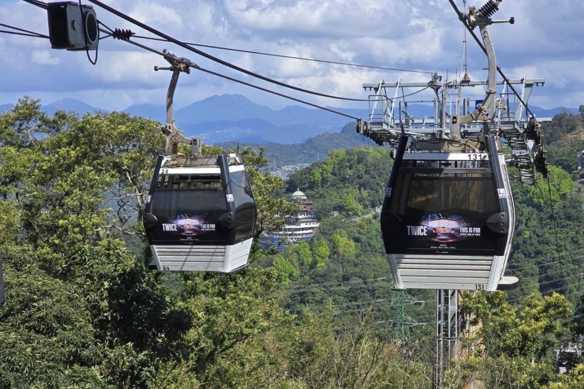 貓空纜車TWICE主題車廂。（圖／台北大眾捷運股份有限公司）