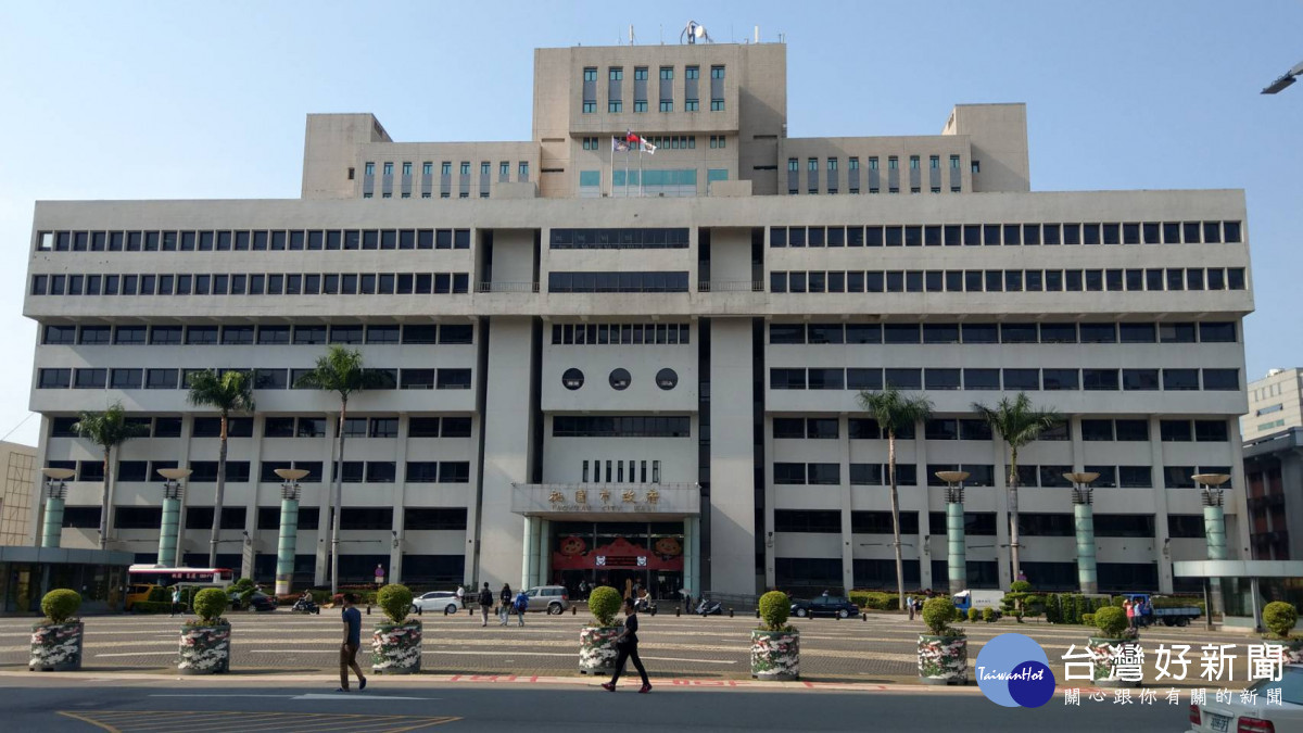 桃園市 4/1 起路邊機車格開放大型重機停放。