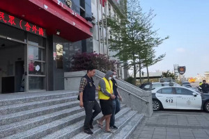 黃嫌被依殺人罪嫌移送／陳致愷翻攝