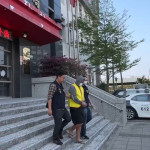 黃嫌被依殺人罪嫌移送／陳致愷翻攝