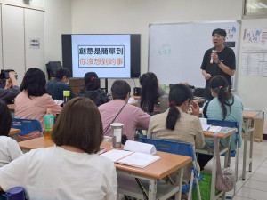 李霖松老師講解短影音趨勢。