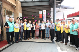 彰化推動健康台灣深耕計畫，長照整合照護網認證診所揭牌。圖／彰化縣政府提供