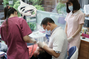 花蓮縣115年「中低收入老人假牙補助」開始申請　最高補助4.4萬元