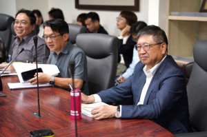 縣長楊文科親赴內政部，獲共識修正後送大會。