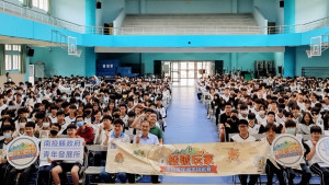 南投縣府走入校園舉辦說明會引學生投入志願服務。（青發所提供）