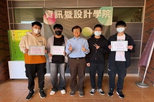 獲獎同學與指導老師合影。