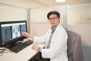 王曦賢醫師提醒，若出現血尿、腰部疼痛等症狀，應儘早就醫檢查。