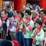 許縣長蔣市長盧市長等首長都到場上香祈福。（縣府提供）