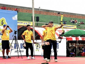 全中運湖口國中橫掃複合弓男女雙金。