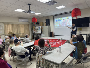 竹市警三民社區辦理「樂齡識詐宣導活動」。