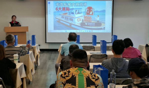 南投縣政府與交通部航港局攜手舉辦日月潭航安講習，以提升日月潭水域旅遊安全並強化載客船舶業者應變能力。（縣府提供）