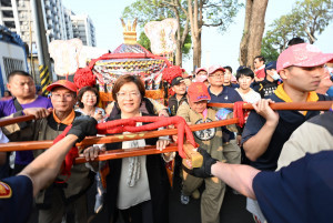 雙媽熱潮延續，大甲媽祖駐駕彰化萬人隨行祈福。圖／彰化縣政府提供