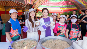 高虹安市長發送貢丸湯炒米粉。