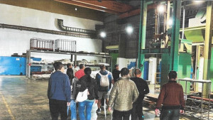 養鹿業者參訪畜產試驗單位及專業飼料生產機構，導入科學化飼養與現代化芻料管理技術，強化產業鏈整合。